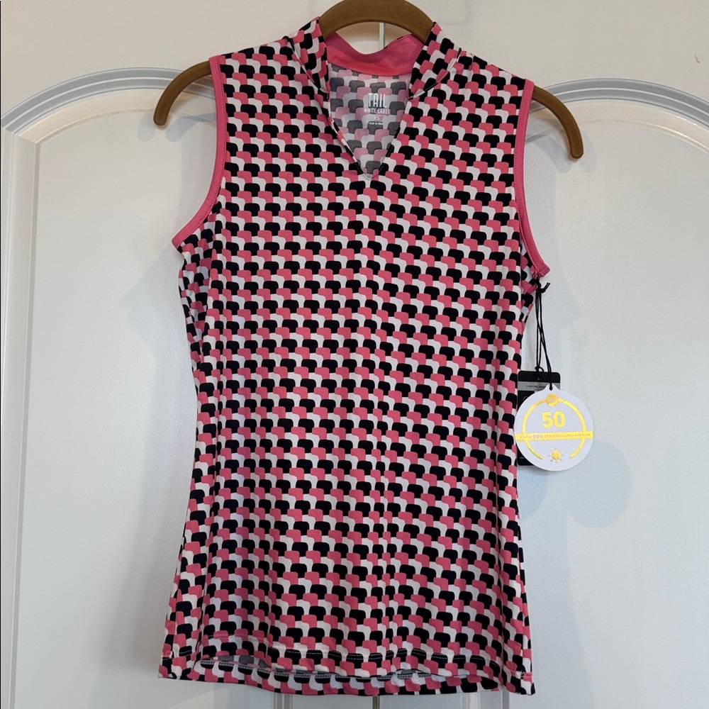 NWT TAIL White Label Women's XS Pink Stacked Cubes Ollie Sleeveless Collar Top